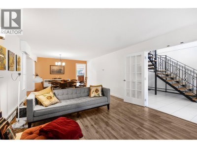 815 29TH Street | North Vancouver British Columbia | Slide Image Eight