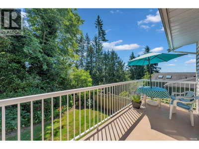 3898 FROMME Road | North Vancouver British Columbia | Slide Image Nine