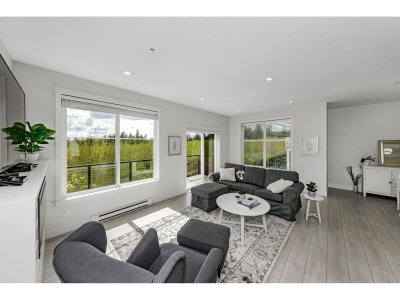 21150 76A Avenue | Langley British Columbia | Slide Image Four