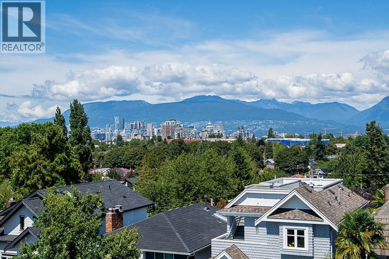 676 22ND Avenue Vancouver British Columbia, V5V 1V4 - 3 Bedrooms Condo For Sale