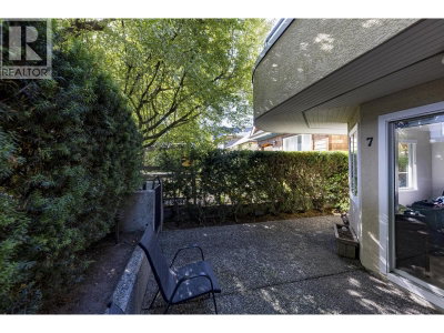 249 4TH Street | North Vancouver British Columbia | Slide Image Five