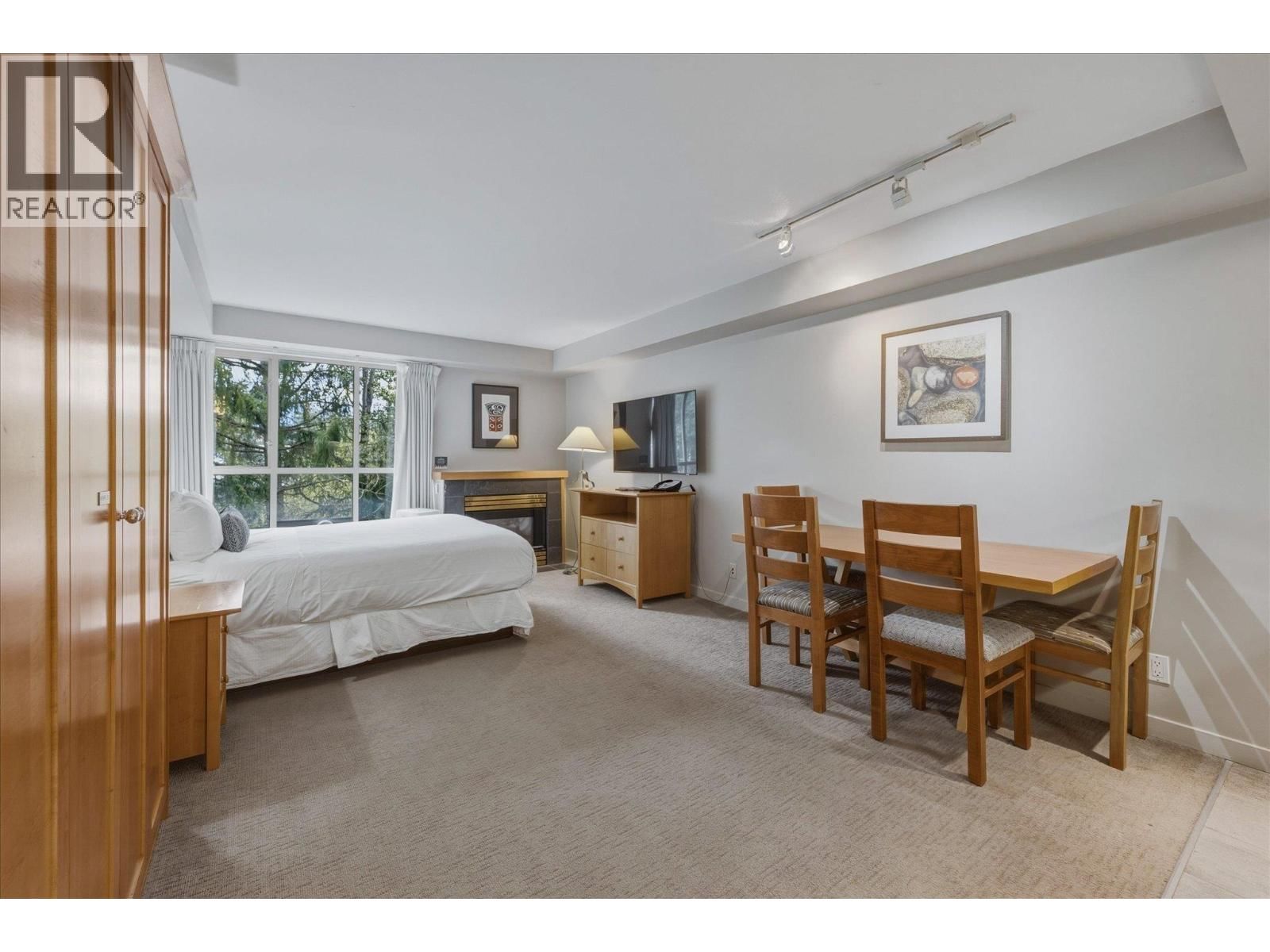 424 4295 BLACKCOMB Way property photo