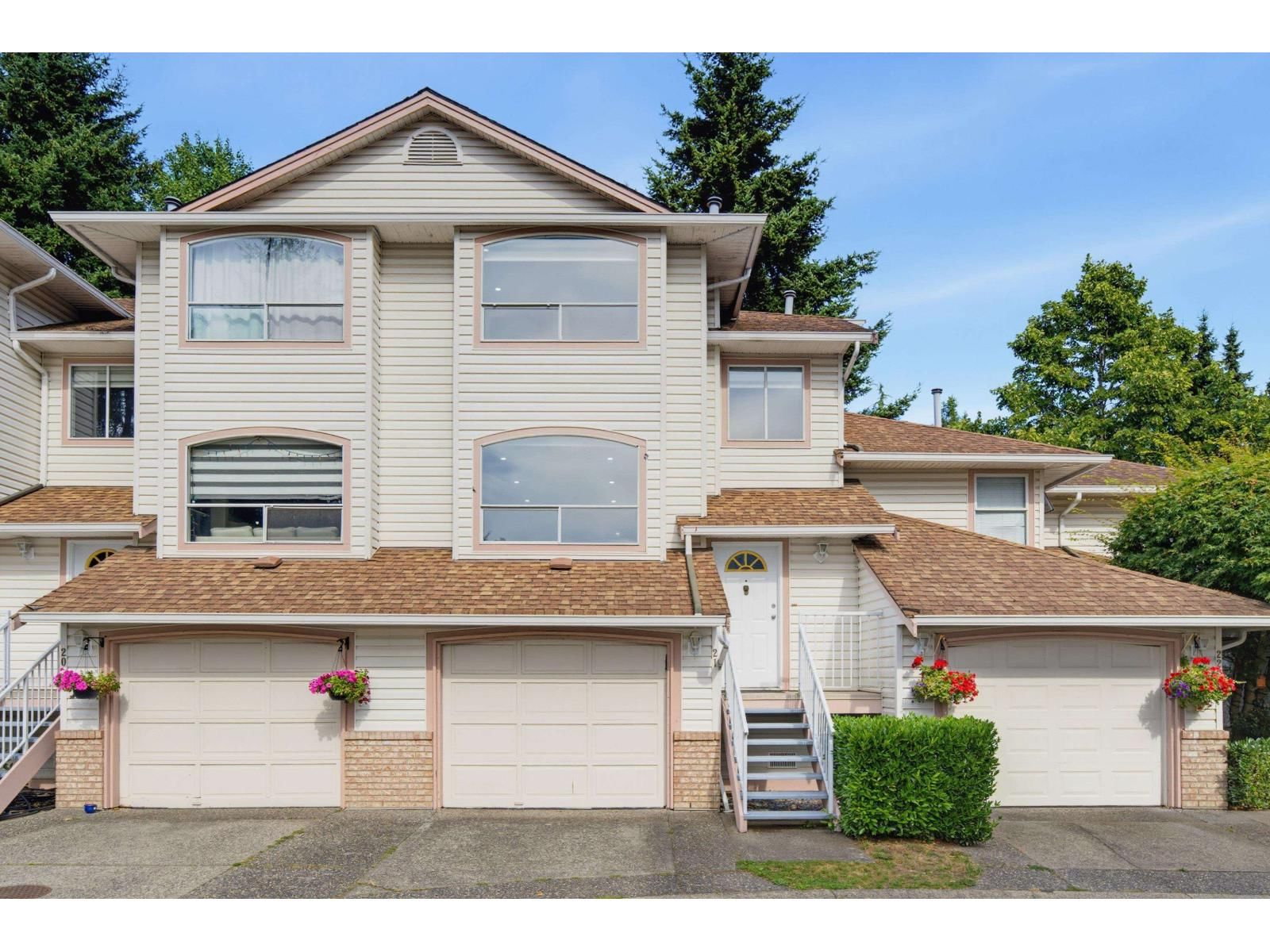 7140 132 Street, Surrey, British Columbia V3W 1J5