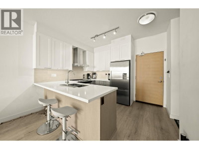 611 REGAN Avenue | Coquitlam British Columbia | Slide Image Fifteen