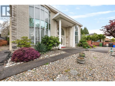 7471 LEDWAY Road | Richmond British Columbia | Slide Image Three