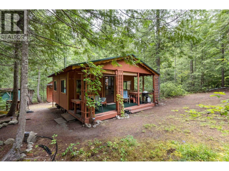 9540 PEMBERTON PORTAGE Road Pemberton British Columbia, V0N 2L1 - Waterfront Home For sale