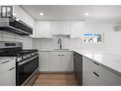 21163 LOUGHEED Highway | Maple Ridge British Columbia | Slide Image Six