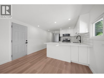 21163 LOUGHEED Highway | Maple Ridge British Columbia | Slide Image Nine