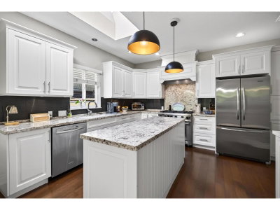 3355 MORGAN CREEK Way | Surrey British Columbia | Slide Image Twelve