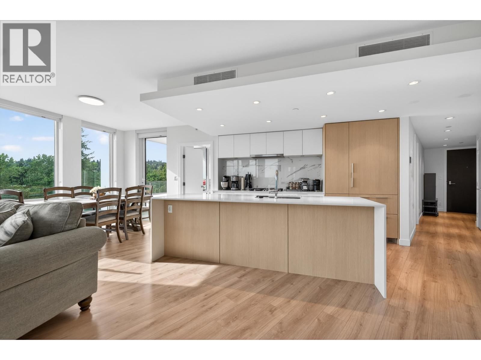1500 FERN Street, North Vancouver, British Columbia V7J 0E6