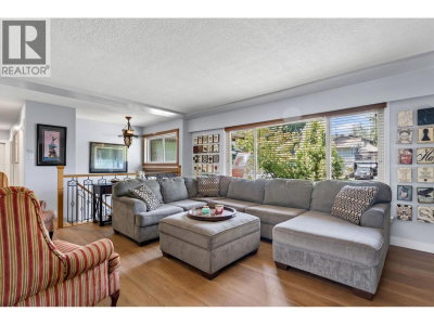 517 AILSA Avenue | Port Moody British Columbia | Slide Image Eight