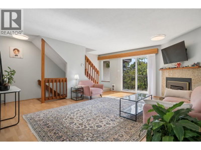 220 16TH Street | North Vancouver British Columbia | Slide Image One