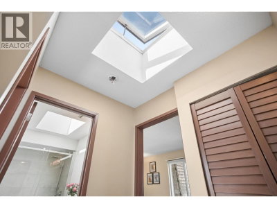 220 16TH Street | North Vancouver British Columbia | Slide Image Eleven