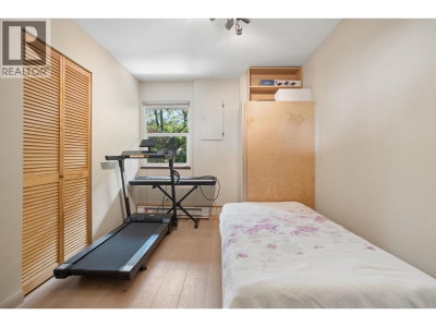 220 16TH Street | North Vancouver British Columbia | Slide Image Twenty-three