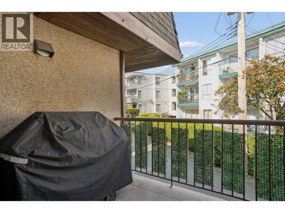 220 16TH Street | North Vancouver British Columbia | Slide Image Twenty-six