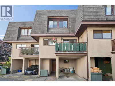 220 16TH Street | North Vancouver British Columbia | Slide Image Twenty-nine
