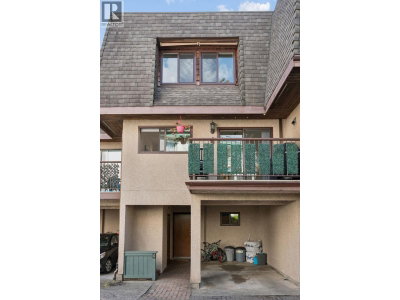 220 16TH Street | North Vancouver British Columbia | Slide Image Thirty-one
