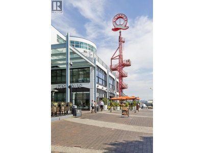 220 16TH Street | North Vancouver British Columbia | Slide Image Thirty-five