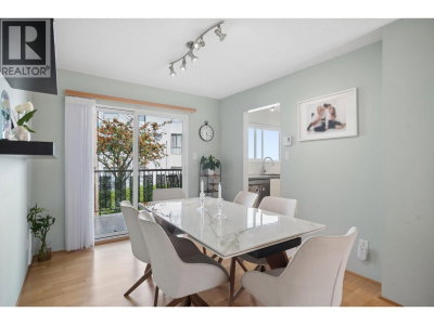 220 16TH Street | North Vancouver British Columbia | Slide Image Five