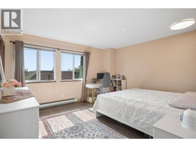 220 16TH Street | North Vancouver British Columbia | Slide Image Eight