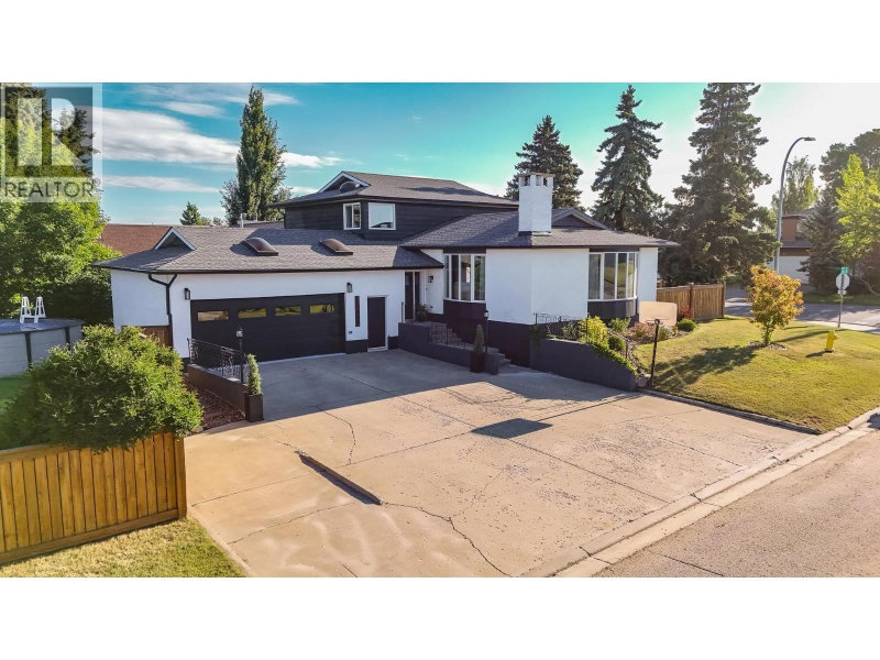 10604 106 Avenue Fort St. John British Columbia, V1J 6E1 - 5 Bedrooms Home For Sale