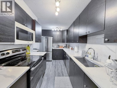 2016 FULLERTON Avenue | North Vancouver British Columbia | Slide Image Five