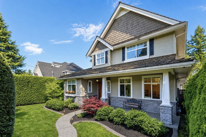 1930 140 Street Surrey British Columbia, V4A 4H3 - 4 Bedrooms Home For Sale