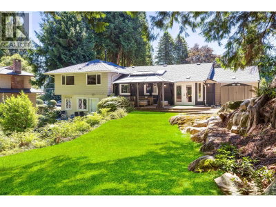 3965 VIEWRIDGE Place | West Vancouver British Columbia | Slide Image Three