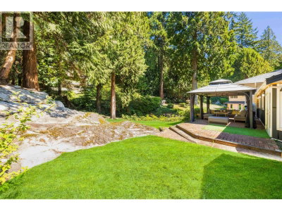 3965 VIEWRIDGE Place | West Vancouver British Columbia | Slide Image Thirty-seven