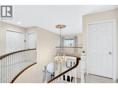 291 SPRINGER Avenue | Burnaby British Columbia | Slide Image Twelve