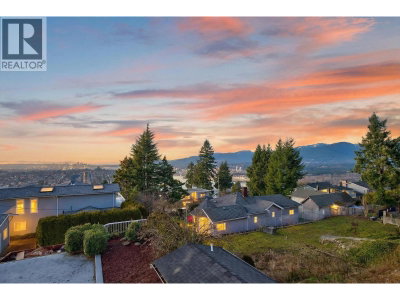 291 SPRINGER Avenue | Burnaby British Columbia | Slide Image Eight