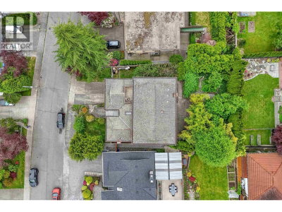 5460 BRAELAWN Drive | Burnaby British Columbia | Slide Image Two