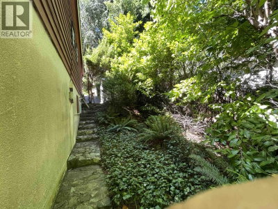 6570 MADRONA Crescent | West Vancouver British Columbia | Slide Image Thirty-seven