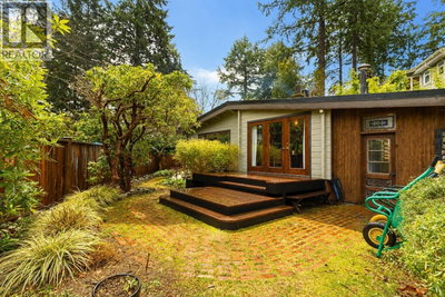 5817 EAGLE Island | West Vancouver British Columbia | Slide Image Twenty-six