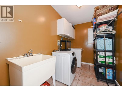 2995 PINETREE Close | Coquitlam British Columbia | Slide Image Ten