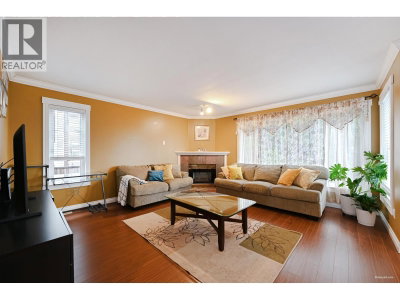 2995 PINETREE Close | Coquitlam British Columbia | Slide Image Eleven