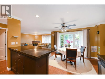 2995 PINETREE Close | Coquitlam British Columbia | Slide Image Twelve