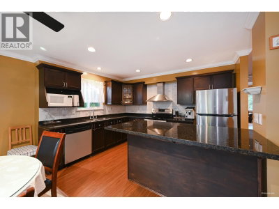 2995 PINETREE Close | Coquitlam British Columbia | Slide Image Fourteen