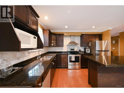 2995 PINETREE Close | Coquitlam British Columbia | Slide Image Fifteen