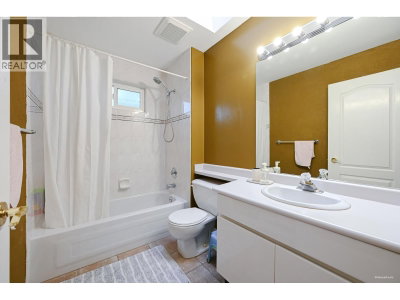 2995 PINETREE Close | Coquitlam British Columbia | Slide Image Twenty-one
