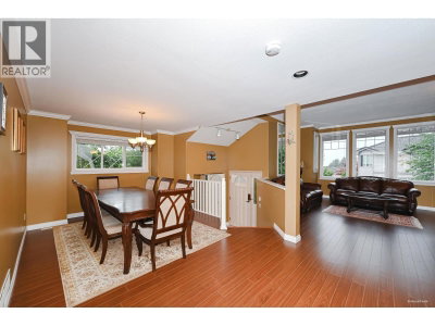 2995 PINETREE Close | Coquitlam British Columbia | Slide Image Seven