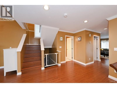2995 PINETREE Close | Coquitlam British Columbia | Slide Image Eight