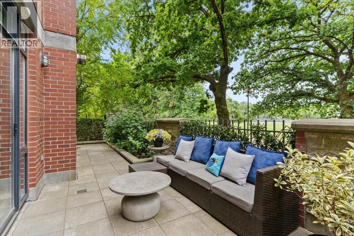 2688 VINE Street, Vancouver, British Columbia V6K 4T6