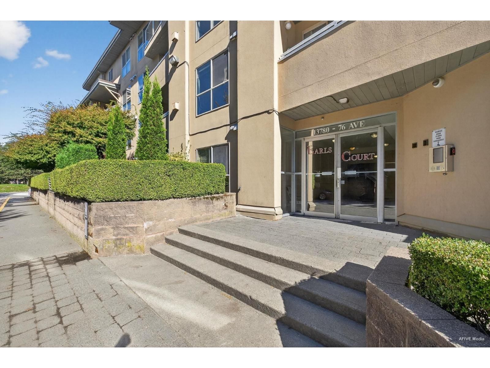 13780 76 Avenue, Surrey, British Columbia V3W 1E5