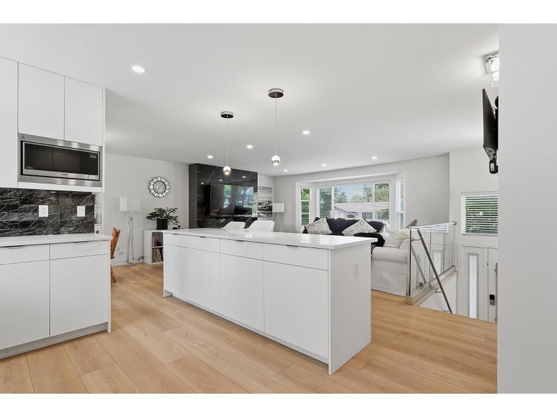 14348 GLADSTONE Drive Surrey British Columbia, V3R 5R9 - 5 Bedrooms Home For Sale