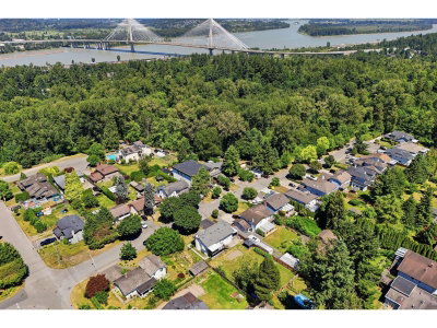 14348 GLADSTONE Drive | Surrey British Columbia | Slide Image Thirty-three
