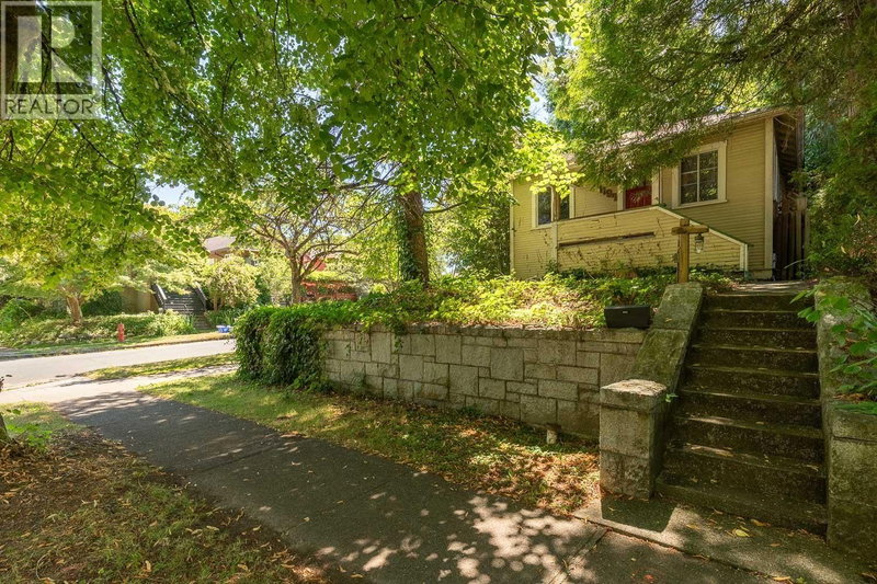 1194 18TH Avenue Vancouver British Columbia, V5V 1H2 - 4 Bedrooms Home For Sale