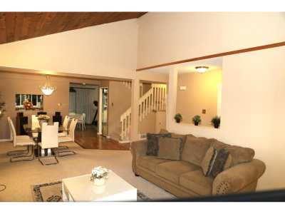 15425 98TH Avenue | Surrey British Columbia | Slide Image Nine