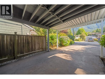 1043 BELVEDERE Drive | North Vancouver British Columbia | Slide Image Twelve