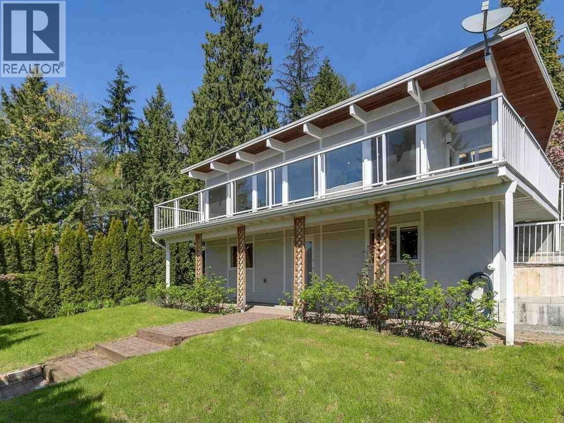 1720 QUEENS Avenue West Vancouver British Columbia, V7V 2X7 - 4 Bedrooms Home For Sale
